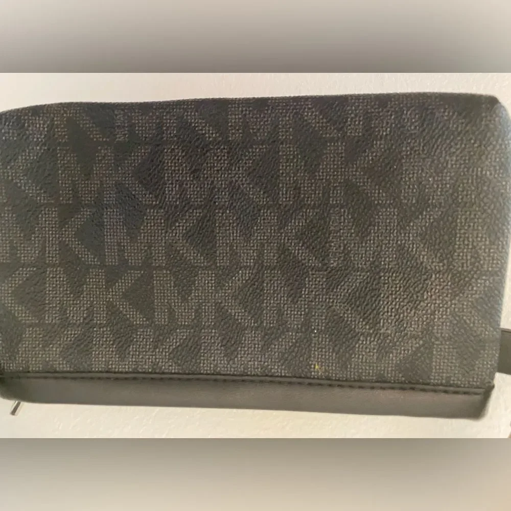 Michael Kors Logo Designer Leather Zip Black Belt Bag